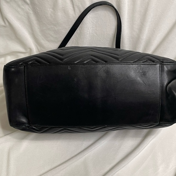 Gucci GG Marmont Shoulder Chain Calfskin Matelasse Quilted Black Handbag - Picture 6 of 16